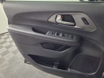2026 Chrysler Pacifica — photo 18 view