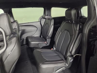 2026 Chrysler Pacifica — photo 19 view
