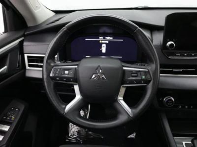 2024 Mitsubishi Outlander — photo 29 view