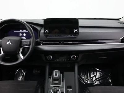 2024 Mitsubishi Outlander — photo 31 view