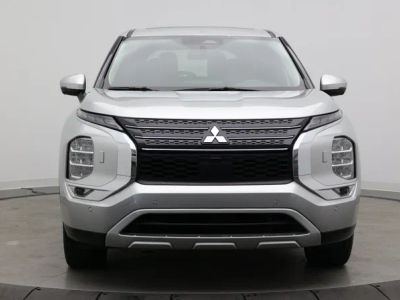 2024 Mitsubishi Outlander — side profile view