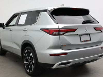 2024 Mitsubishi Outlander — photo 7 view
