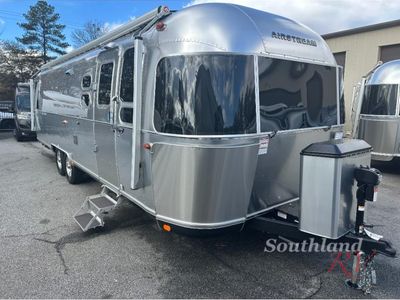 2026 Airstream Classic - Photo 1