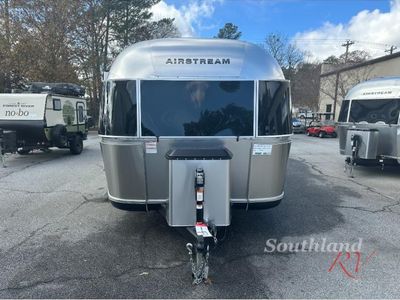 2026 Airstream Classic - Photo 3
