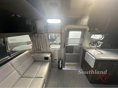2026 Airstream Classic - Photo 9
