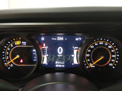 2024 Jeep Wrangler — photo 14 view