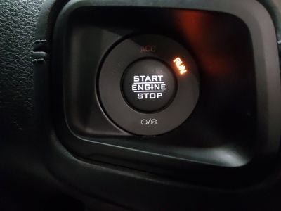 2024 Jeep Wrangler — photo 18 view