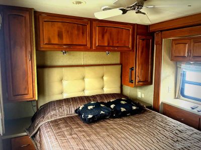 2008 Monaco RV Cayman — photo 19 view
