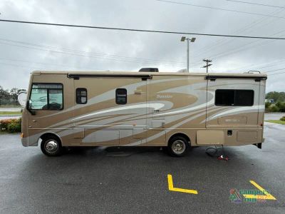 2012 Itasca Sunstar — interior view