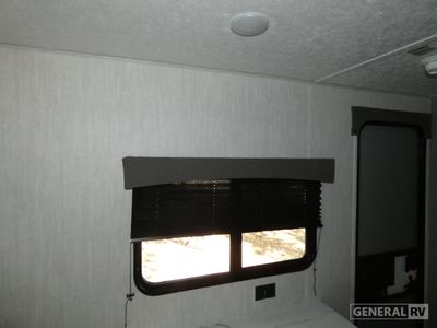 2025 Coachmen Clipper Cadet - Photo 10