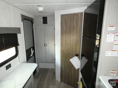 2025 Coachmen Clipper Cadet - Photo 5