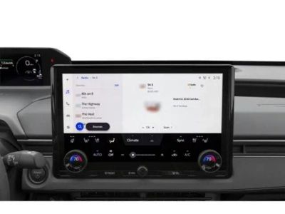 2026 Toyota bZ - Photo 13