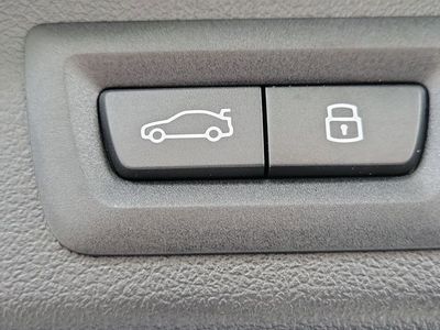 2026 BMW X5 — photo 9 view