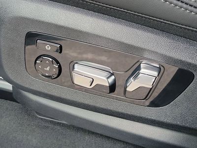2026 BMW X5 — photo 24 view
