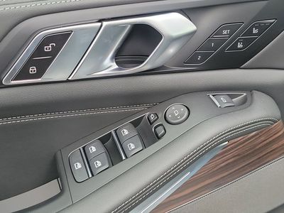 2026 BMW X5 — photo 20 view