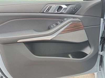 2026 BMW X5 — photo 19 view