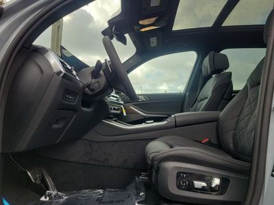 2026 BMW X5 — photo 22 view