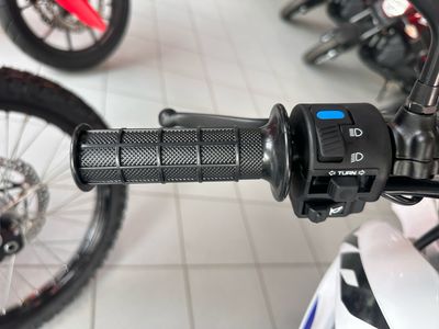 2025 Honda XR150L - Photo 6