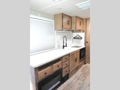 2024 Coachmen RV Prism Elite — photo 27 view