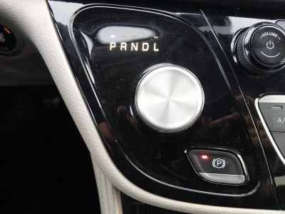 2023 Chrysler Pacifica — photo 16 view