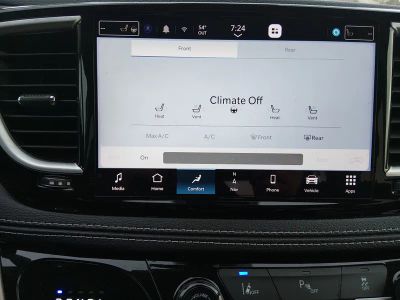 2023 Chrysler Pacifica — photo 18 view