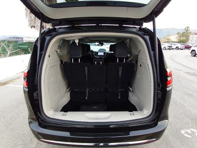 2023 Chrysler Pacifica — photo 11 view