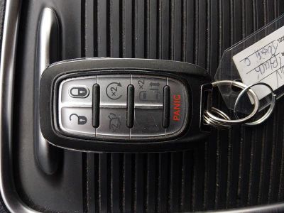 2023 Chrysler Pacifica — photo 15 view