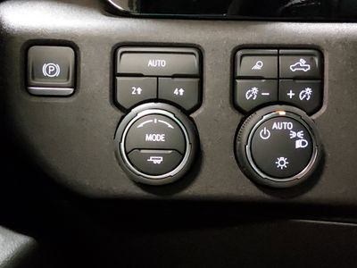 2023 Chevrolet Silverado 1500 — photo 13 view