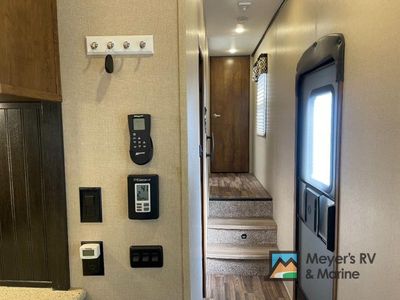 2017 Coachmen RV Chaparral - Photo 30