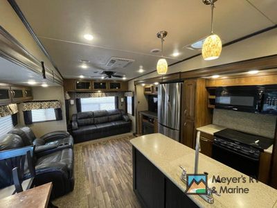 2017 Coachmen RV Chaparral - Photo 7