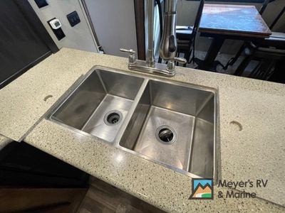 2017 Coachmen RV Chaparral - Photo 12