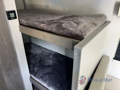 2026 Coachmen RV Catalina Summit Series 7 — photo 19 view