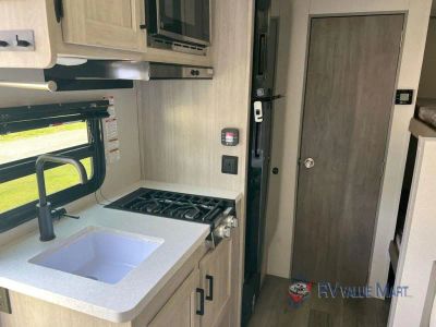 2026 Coachmen RV Catalina Summit Series 7 — photo 11 view