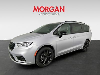 2026 Chrysler Pacifica — photo 9 view