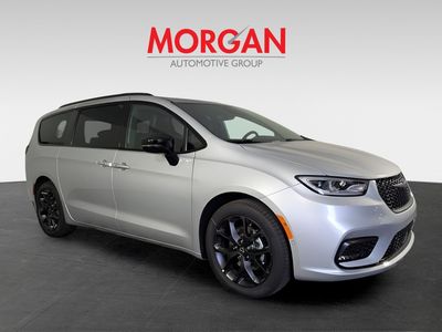 2026 Chrysler Pacifica — side profile view
