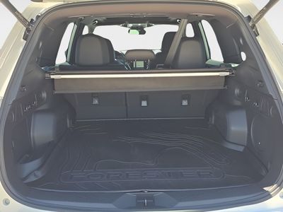 2025 Subaru Forester Hybrid - Photo 10