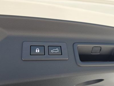 2025 Subaru Forester Hybrid - Photo 11
