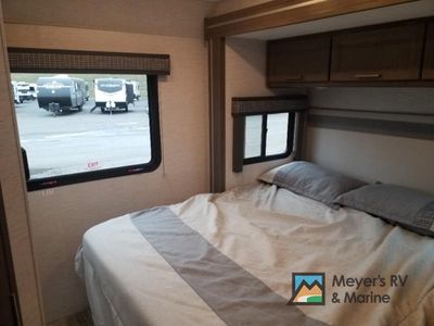 2025 Thor Motor Coach Chateau - Photo 13