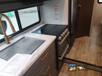 2025 Thor Motor Coach Chateau - Photo 9