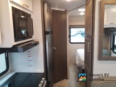 2025 Thor Motor Coach Chateau - Photo 12