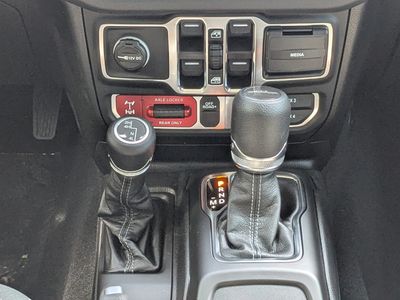2026 Jeep Gladiator - Photo 19