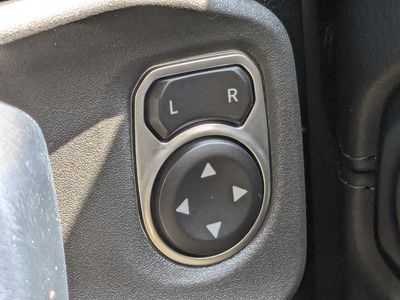 2026 Jeep Gladiator - Photo 24