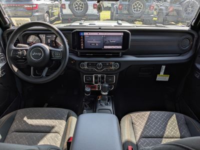 2026 Jeep Gladiator - Photo 15