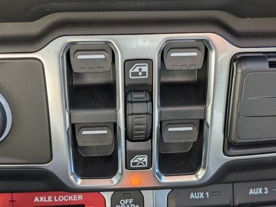 2026 Jeep Gladiator - Photo 23