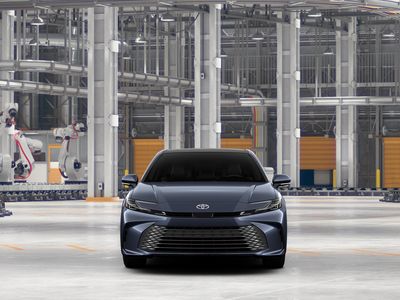 2026 Toyota Camry - Photo 2