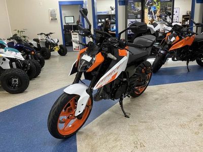 2024 KTM 250 Duke - Photo 3