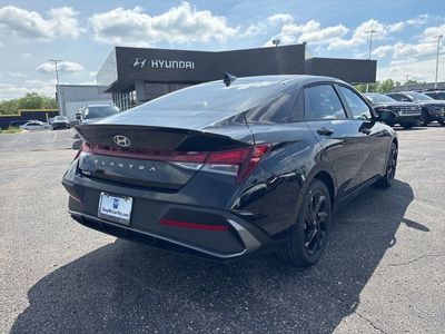 2026 Hyundai Elantra - Photo 4