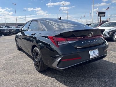 2026 Hyundai Elantra - Photo 6