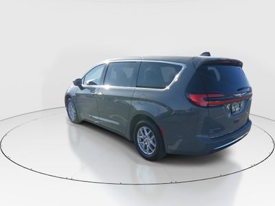 2023 Chrysler Pacifica — detail view