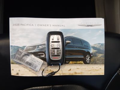 2023 Chrysler Pacifica — photo 15 view